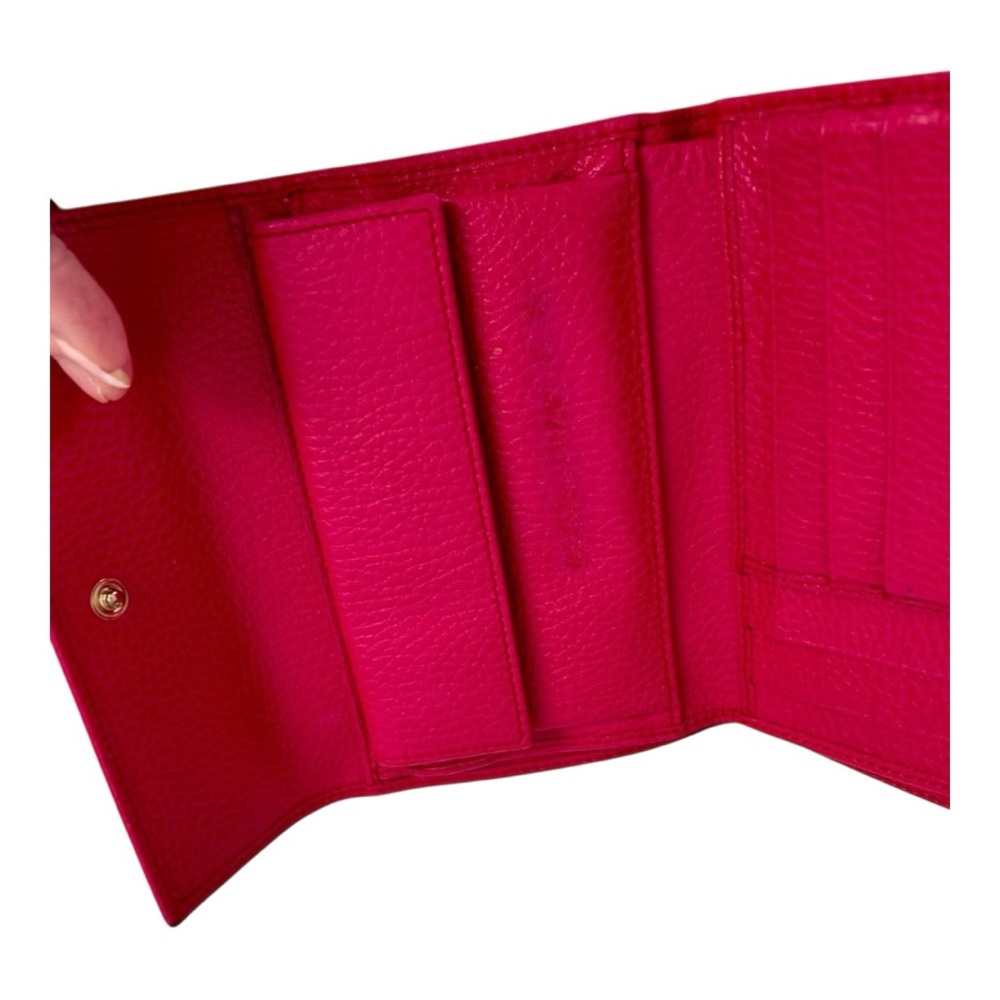 ✨💎GUCCI💎✨MAGENTA PEBBLED LEATHER WALLET W/DUSTY & CHAIN - Picture 6 of 7